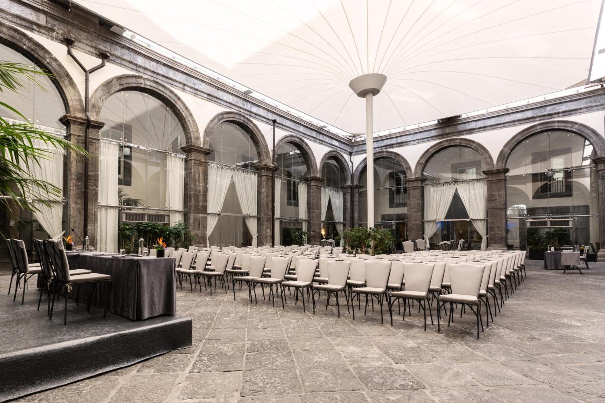Palazzo Caracciolo Hotel