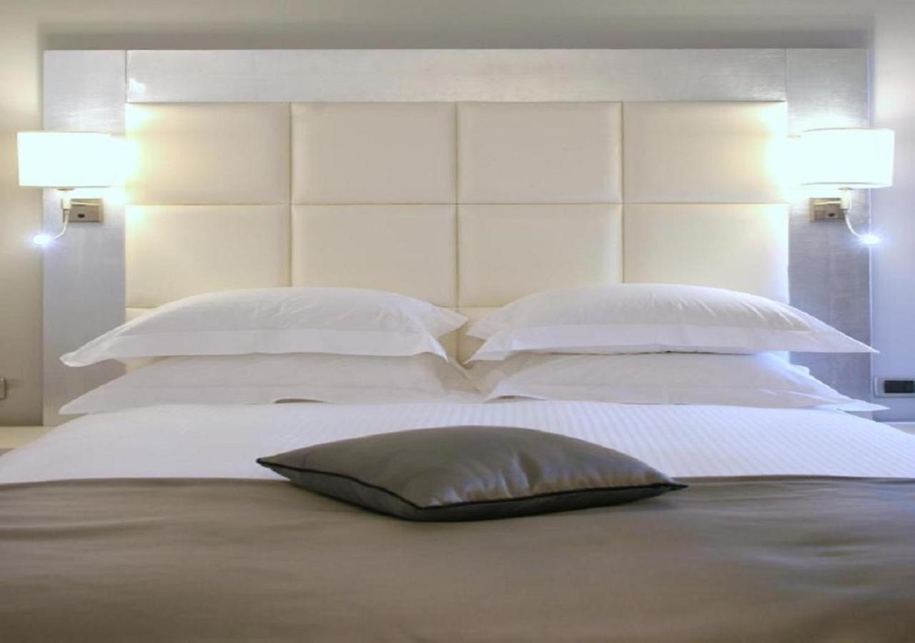 Palazzo Caracciolo 4*