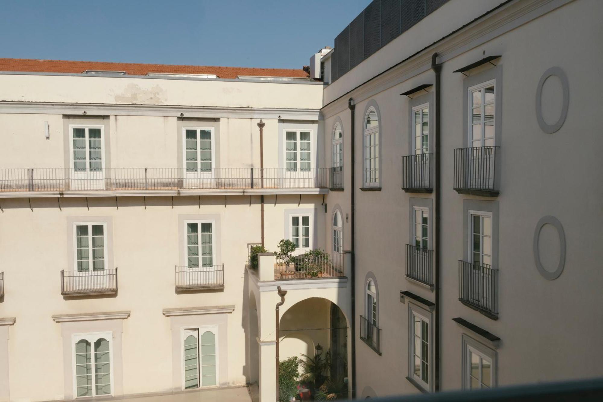 Palazzo Caracciolo