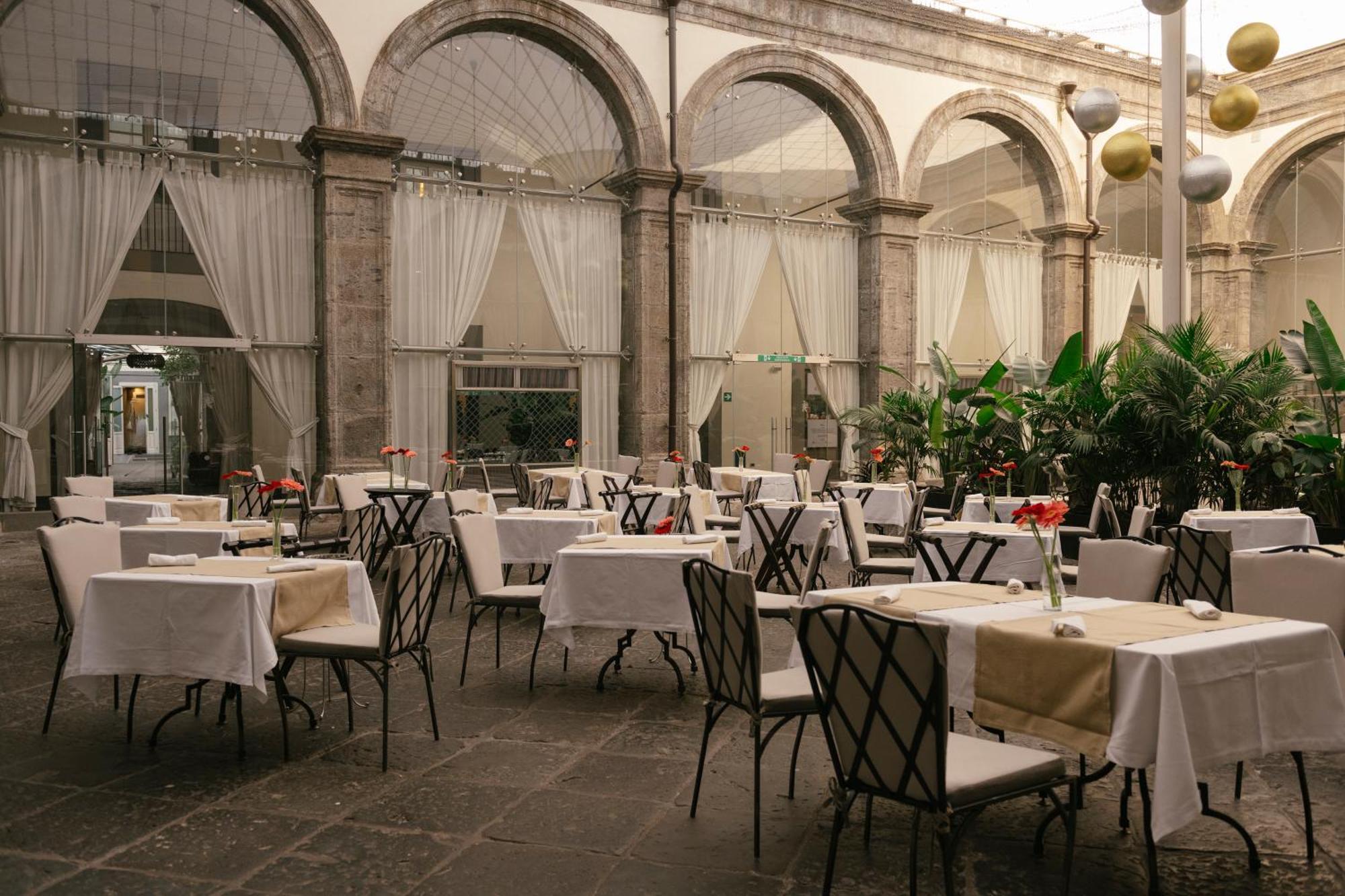 Palazzo Caracciolo Hotel Naples