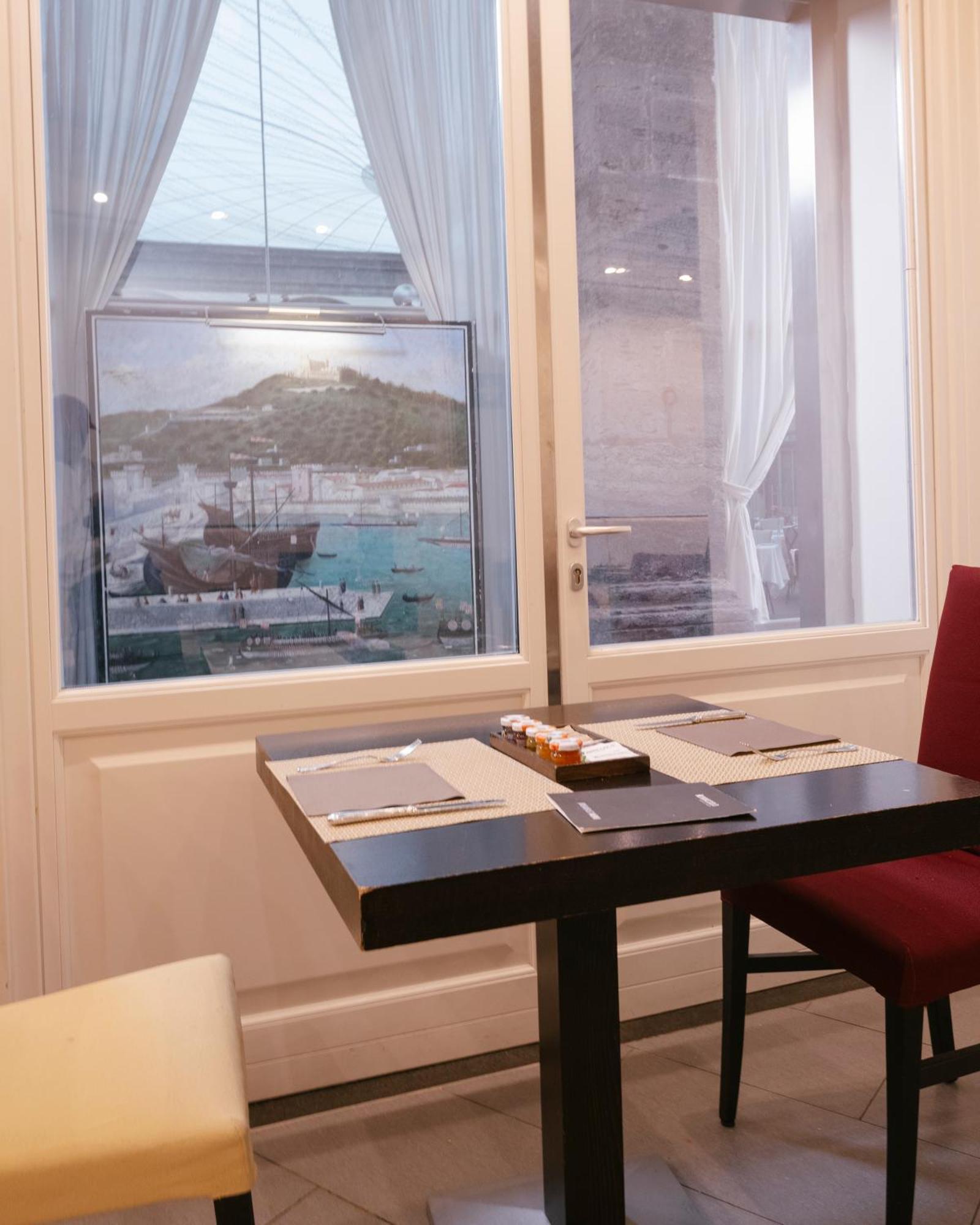 Hotel Palazzo Caracciolo 4*